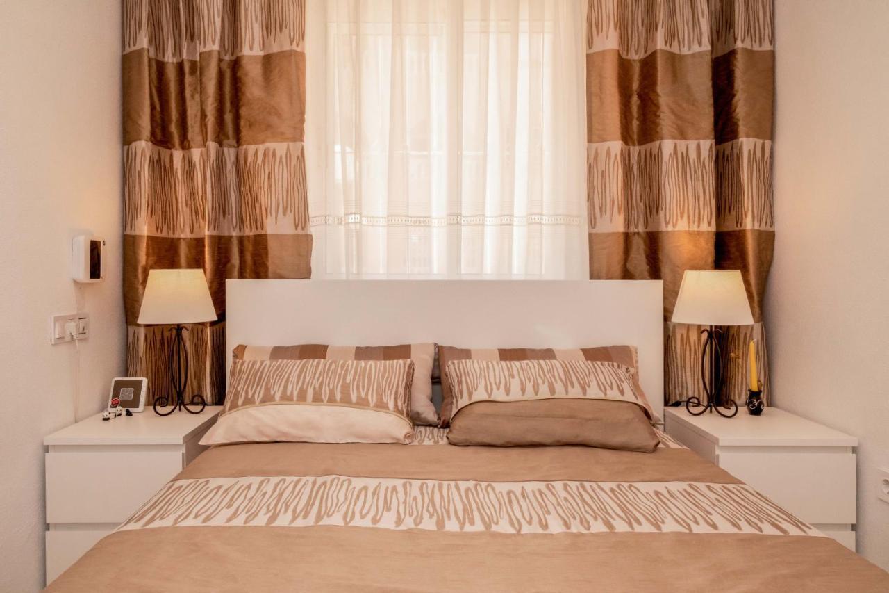 Apartamento Asta Apartment ตอร์เรเวียคา ภายนอก รูปภาพ